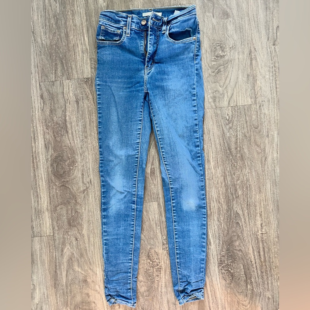 Levi’s Skinny Jeans with Stretch Fit